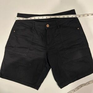 LEE WOMENS MIDRISE BLACK SHORTS SIZE 6 PETITE